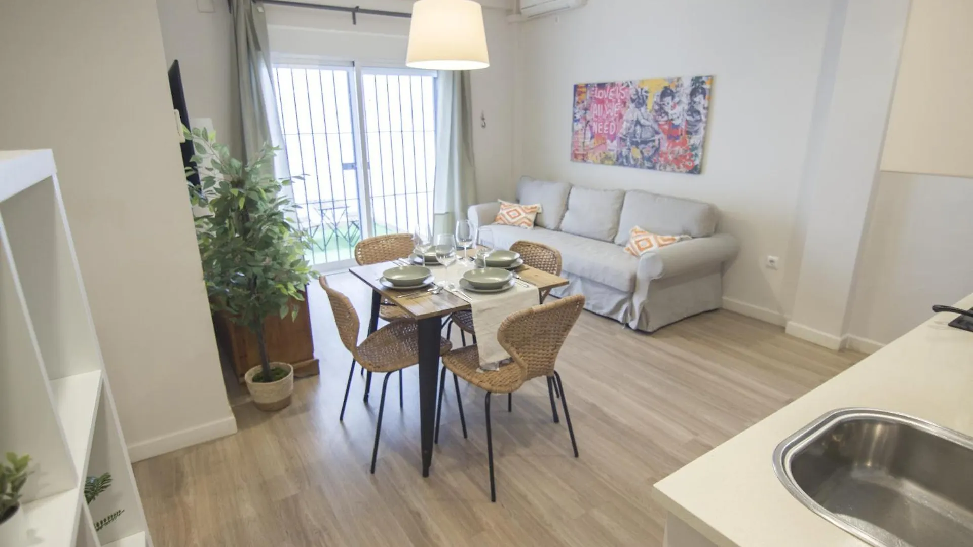 アパート Rentalsevilla Asuncion スペイン